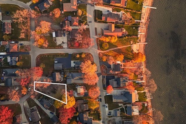 S69W17741 WILDWOOD DRIVE, Muskego, WI 53150