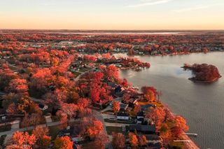 S69W17741 WILDWOOD DRIVE, Muskego, WI 53150