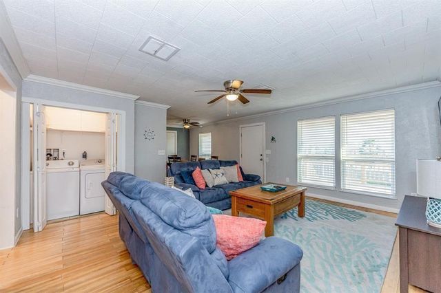 3619 Barracuda, Crystal Beach, TX 77650