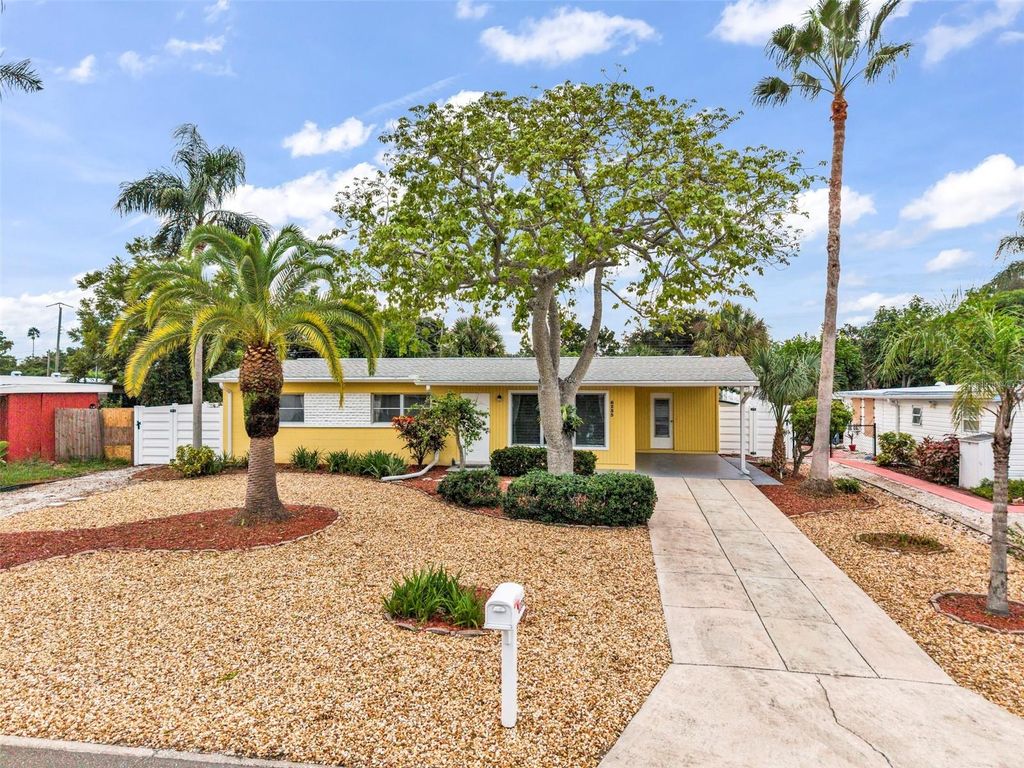 6235 COLUMBIA DRIVE, BRADENTON, FL 34207 — exterior
