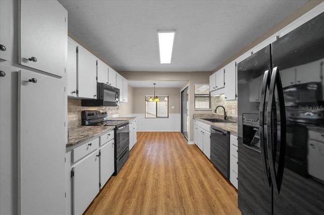 3704 NE 17TH STREET, Ocala, FL 34470