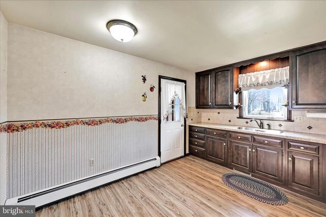 525 HACKMAN RD, Lititz, PA 17543