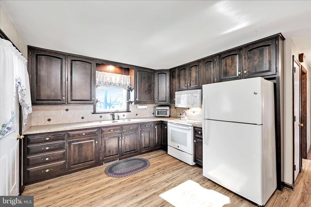 525 HACKMAN RD, Lititz, PA 17543