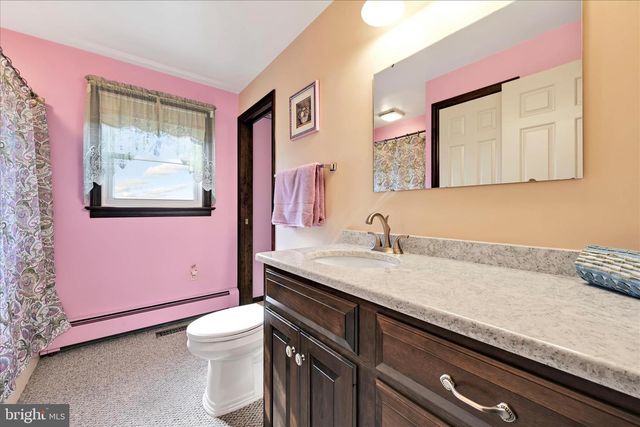 525 HACKMAN RD, Lititz, PA 17543
