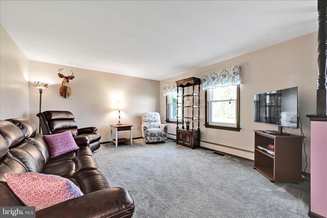 525 HACKMAN RD, Lititz, PA 17543