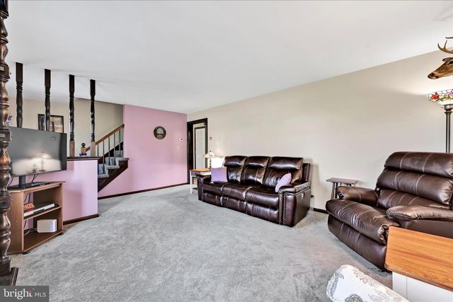 525 HACKMAN RD, Lititz, PA 17543