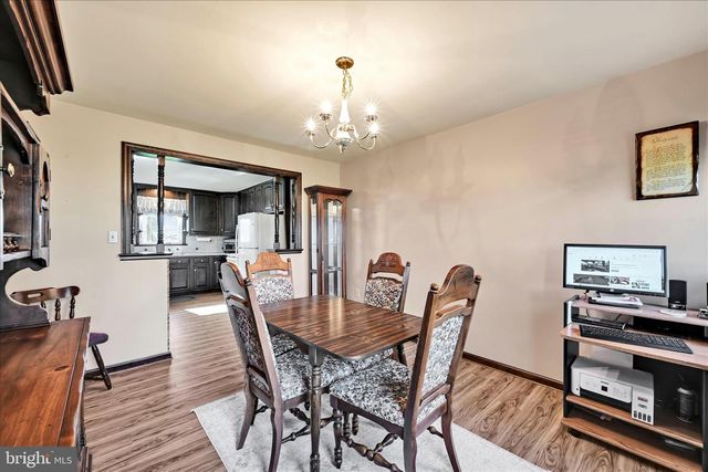 525 HACKMAN RD, Lititz, PA 17543