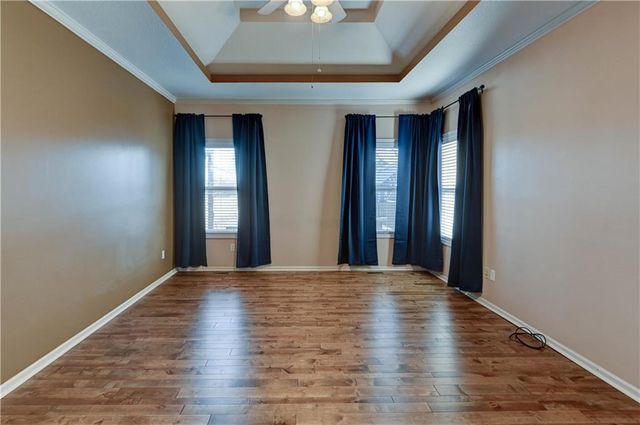 13303 Forest Oaks Drive, Smithville, MO 64089