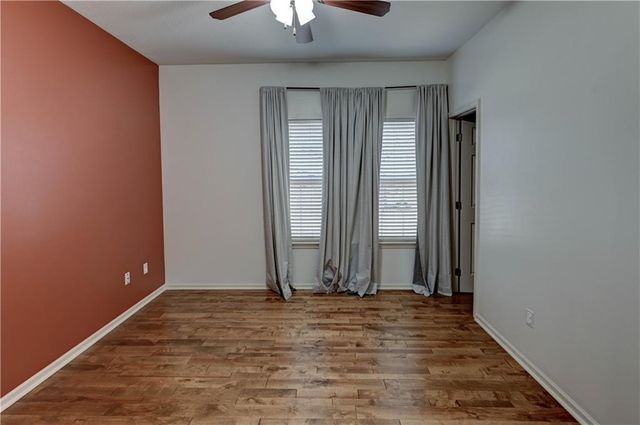 13303 Forest Oaks Drive, Smithville, MO 64089