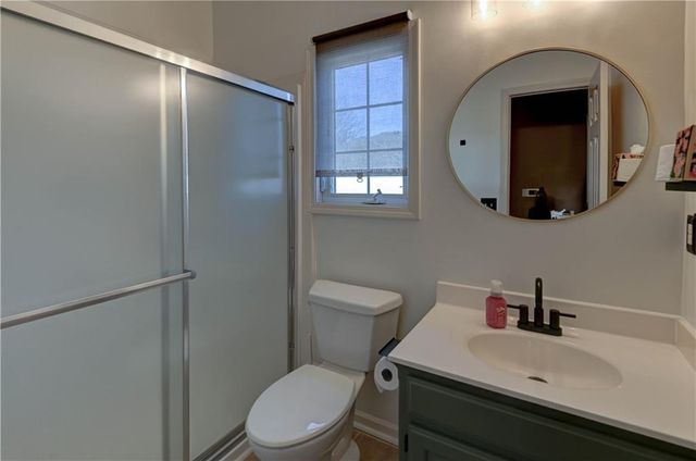 13303 Forest Oaks Drive, Smithville, MO 64089