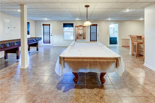 13303 Forest Oaks Drive, Smithville, MO 64089