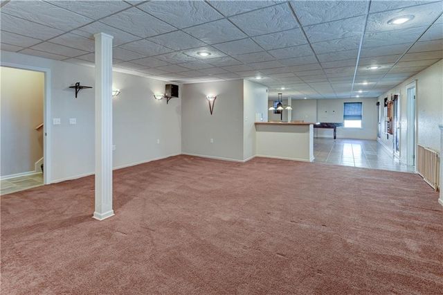 13303 Forest Oaks Drive, Smithville, MO 64089