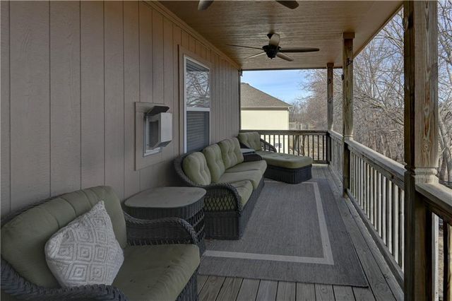 13303 Forest Oaks Drive, Smithville, MO 64089