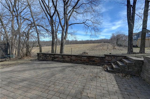 13303 Forest Oaks Drive, Smithville, MO 64089