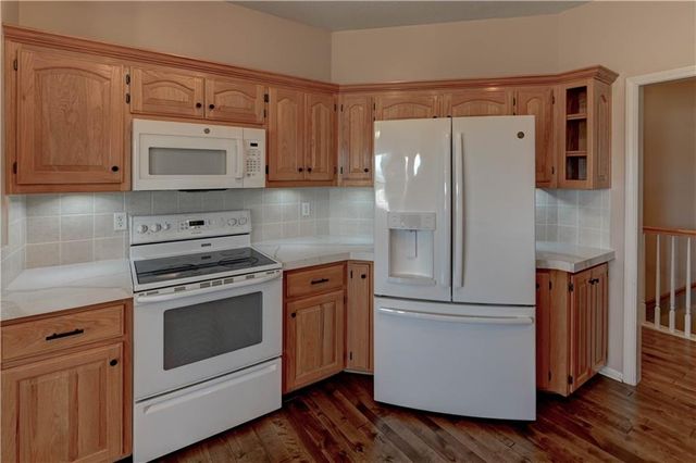 13303 Forest Oaks Drive, Smithville, MO 64089