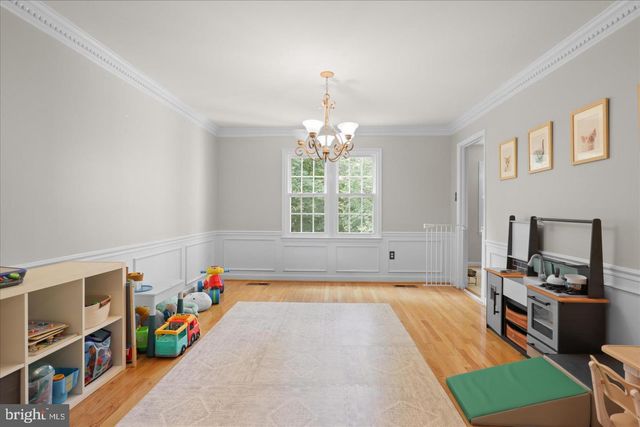 2026 WESTWOOD FOREST DR, Vienna, VA 22182