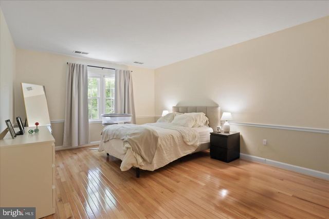 2026 WESTWOOD FOREST DR, Vienna, VA 22182