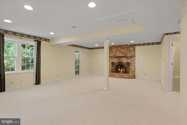 2026 WESTWOOD FOREST DR, Vienna, VA 22182