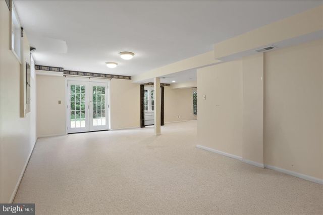 2026 WESTWOOD FOREST DR, Vienna, VA 22182