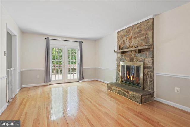 2026 WESTWOOD FOREST DR, Vienna, VA 22182