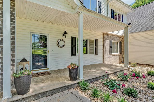 120 Stonelea DR, Troutville, VA 24175