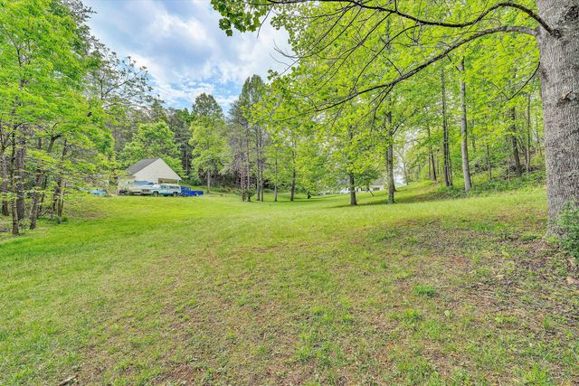 120 Stonelea DR, Troutville, VA 24175