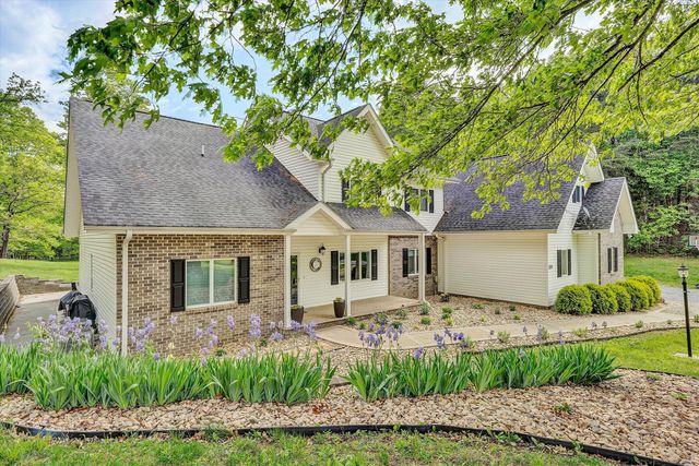 120 Stonelea DR, Troutville, VA 24175
