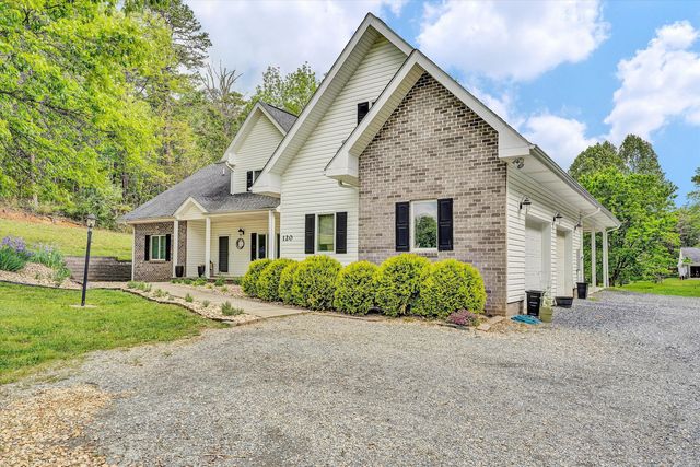 120 Stonelea DR, Troutville, VA 24175