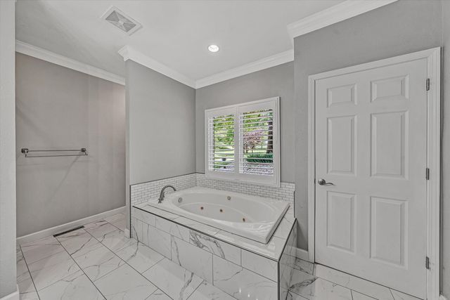 120 Stonelea DR, Troutville, VA 24175