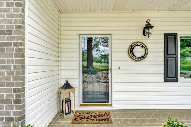 120 Stonelea DR, Troutville, VA 24175