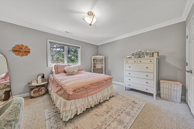 120 Stonelea DR, Troutville, VA 24175