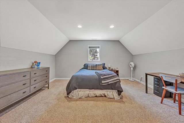 120 Stonelea DR, Troutville, VA 24175