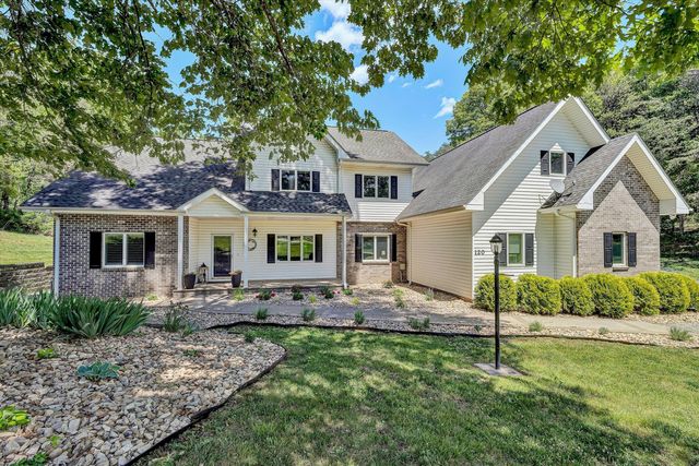 120 Stonelea DR, Troutville, VA 24175