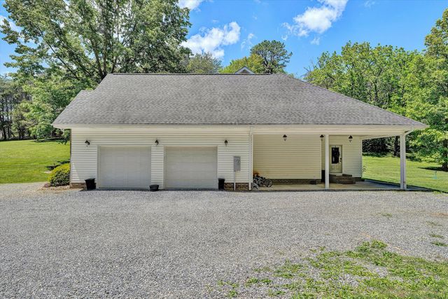 120 Stonelea DR, Troutville, VA 24175