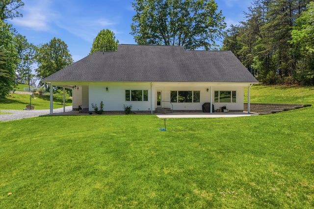 120 Stonelea DR, Troutville, VA 24175