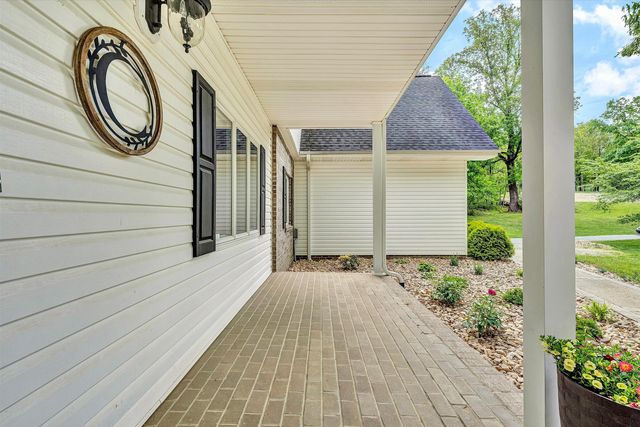 120 Stonelea DR, Troutville, VA 24175