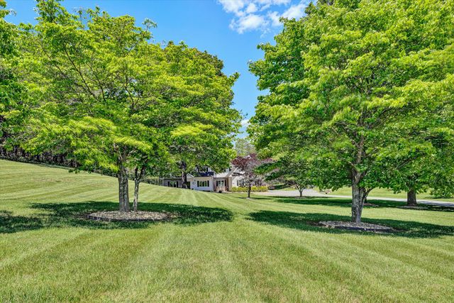 120 Stonelea DR, Troutville, VA 24175