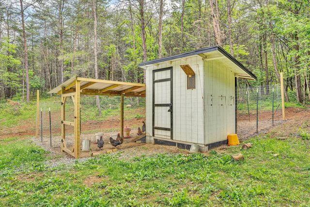 120 Stonelea DR, Troutville, VA 24175