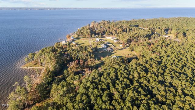 220 Great Neck Road, Havelock, NC 28532