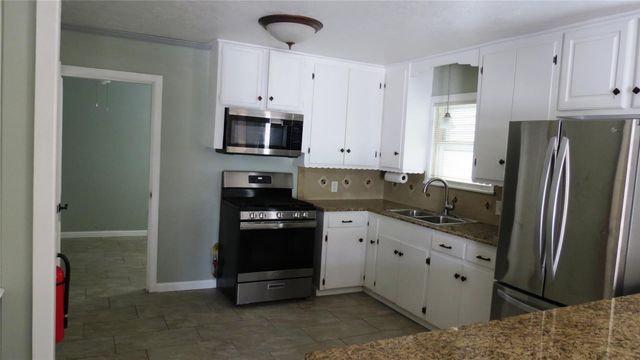 2224 30th Street, Galveston, TX 77550