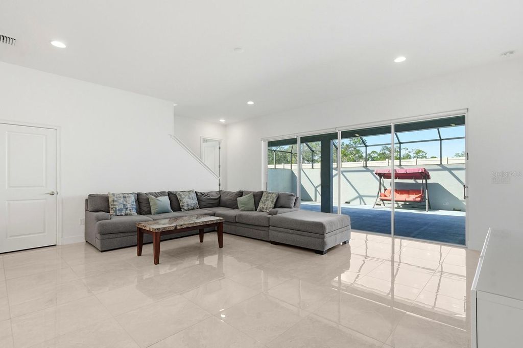 Image 11 of property listing at 6200 W FALLSGROVE LANE, Port Orange, FL 32128