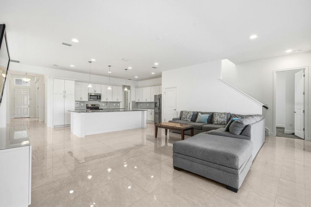 Image 12 of property listing at 6200 W FALLSGROVE LANE, Port Orange, FL 32128