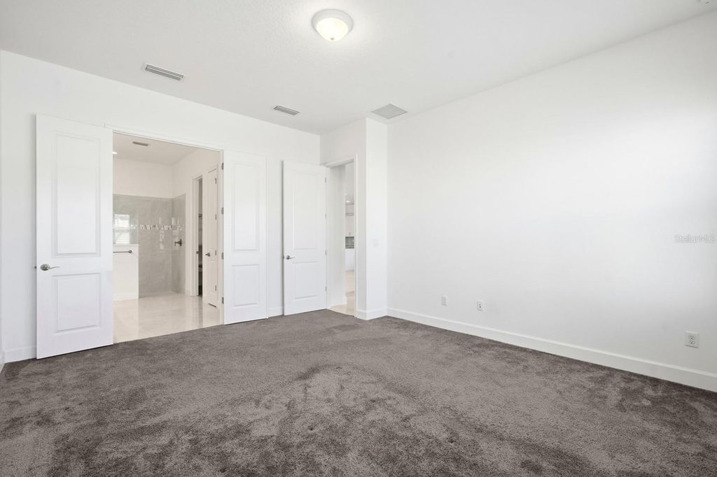 Image 27 of property listing at 6200 W FALLSGROVE LANE, Port Orange, FL 32128