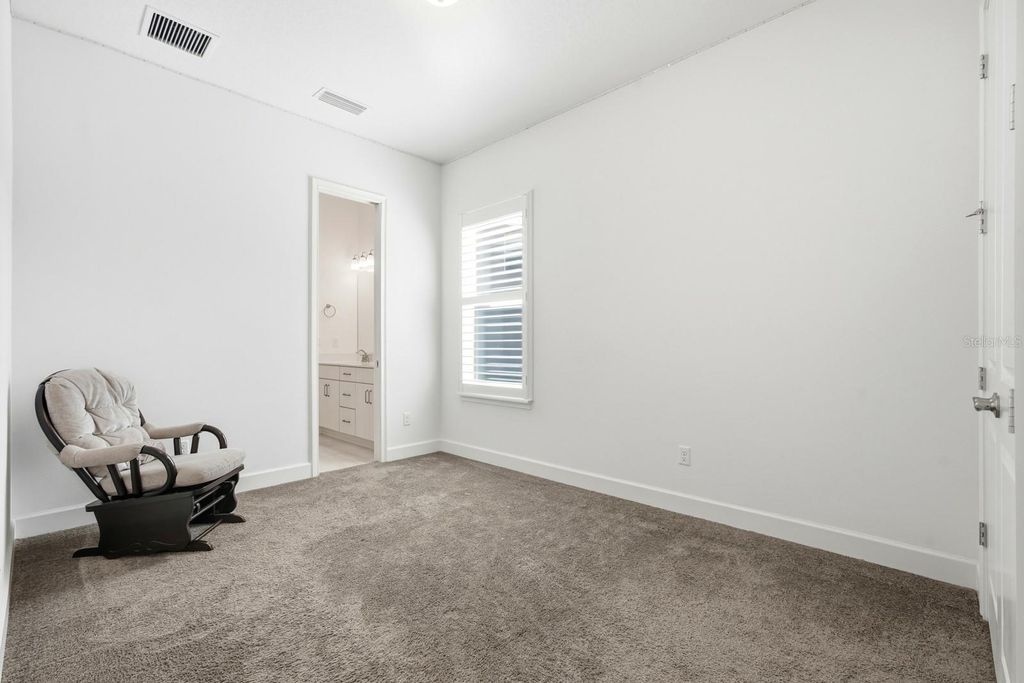 Image 33 of property listing at 6200 W FALLSGROVE LANE, Port Orange, FL 32128