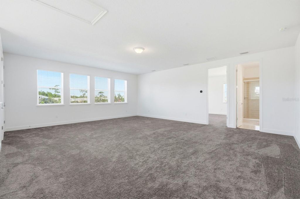 Image 34 of property listing at 6200 W FALLSGROVE LANE, Port Orange, FL 32128