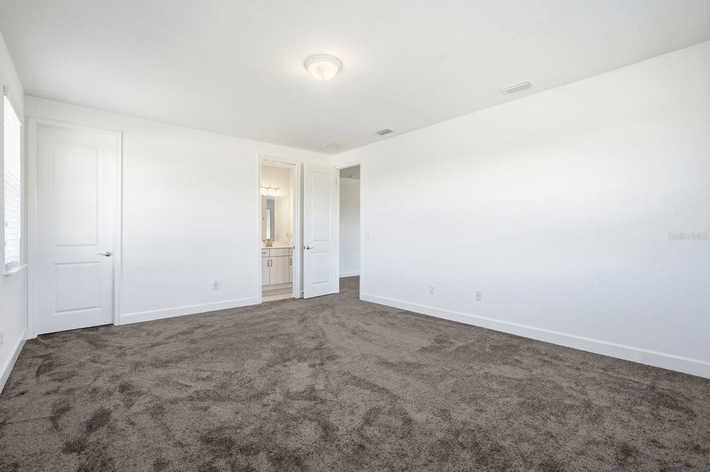 Image 37 of property listing at 6200 W FALLSGROVE LANE, Port Orange, FL 32128