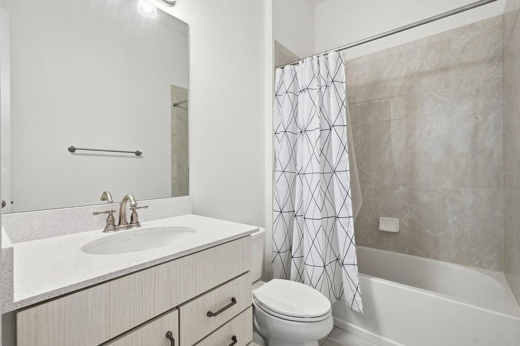 Image 38 of property listing at 6200 W FALLSGROVE LANE, Port Orange, FL 32128