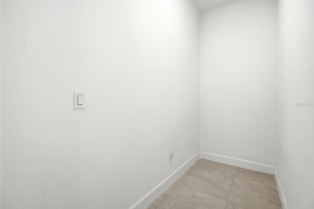 Image 44 of property listing at 6200 W FALLSGROVE LANE, Port Orange, FL 32128