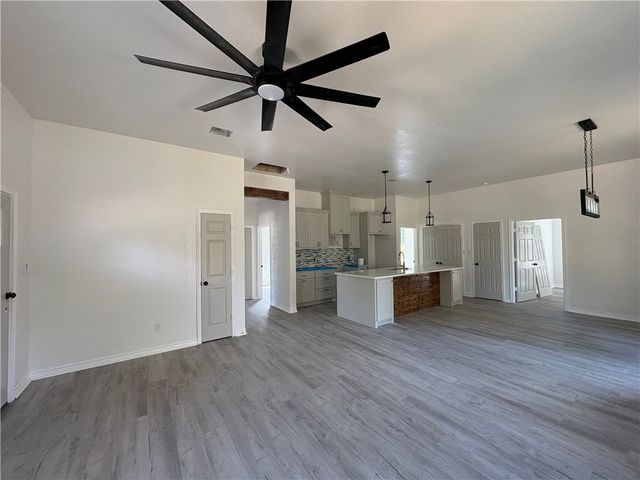 2405 Southside Drive, Bryan, TX 77803