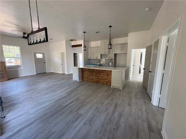 2405 Southside Drive, Bryan, TX 77803